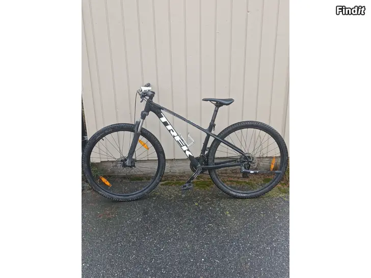 Myydään Trek Marlin maastopyörä