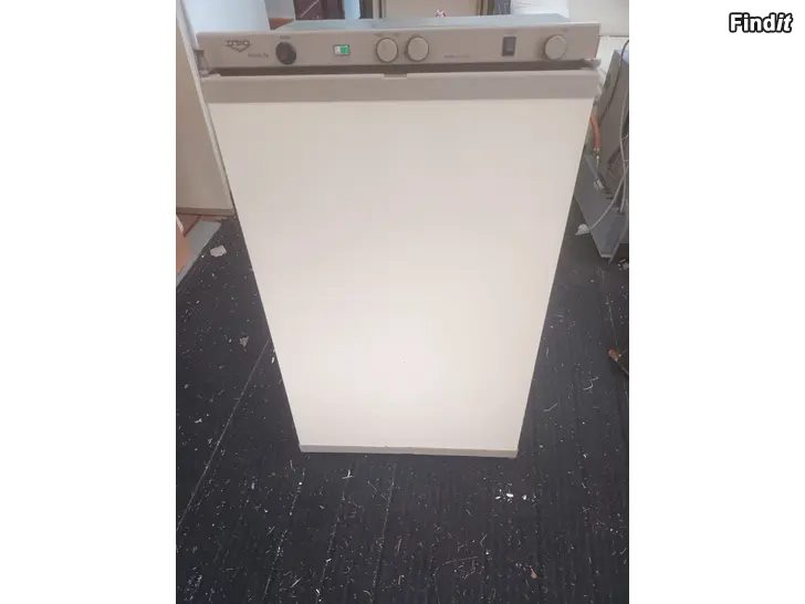 Myydään UPO Kaasujääkaappi 120 L