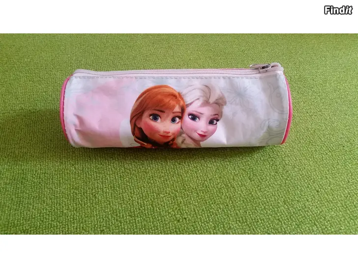 Myydään Frozen penaali pituus noin 22cm  -hinta 3e