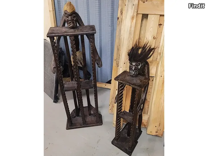 Myydään Koristeukkelit hyllyt