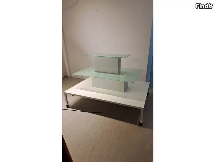 Säljes Butiksinredningar,  2 st,  30 /st