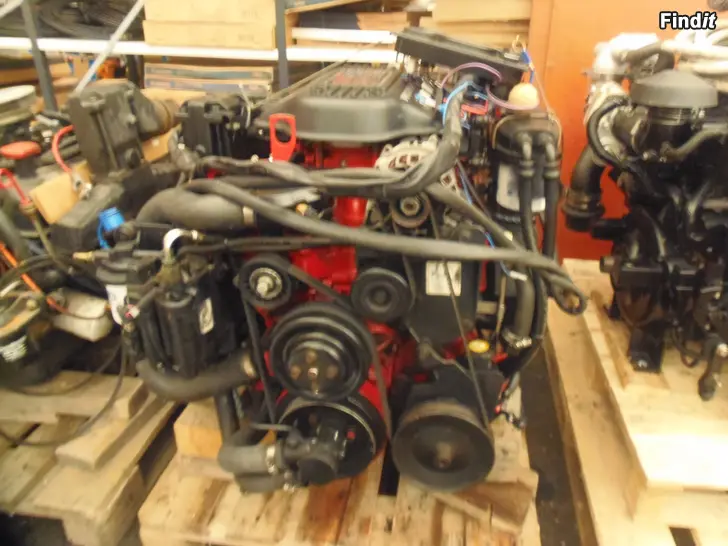 Myydään VOLVO PENTA 350/275 I V-8 SX-VETOLAITTEELLA TERÄSPOTKUREIN  PT KILPISARJALLA 275 HP vm 2007