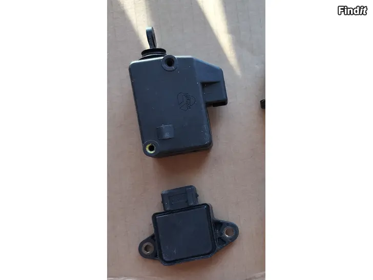 Myydään Kaasuläpäanturi keskuslukitus moottori