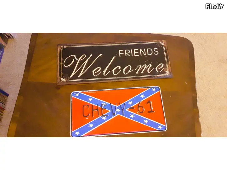 Myydään Keräilytavaraa kasa 2//3