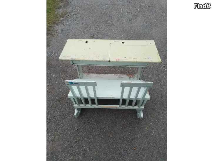 Myydään Koulupulpetti