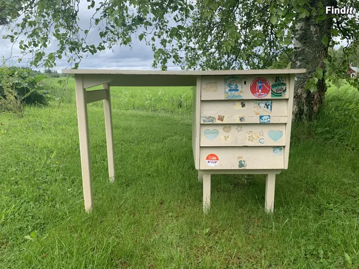 Myydään Kirjoituspöytä