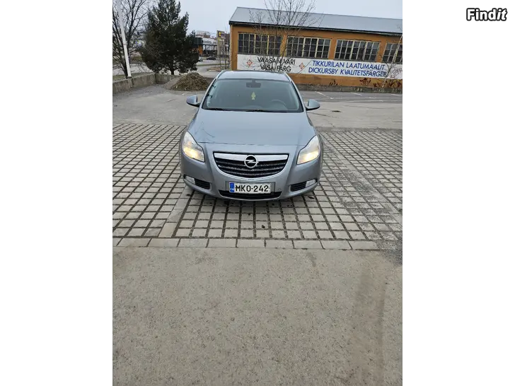 Myydään Opel INSIGNIA SPORTS TOURER