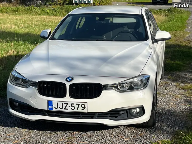Myydään Elegant och lite medkörd BMW 320iA xDrive 40th Year Edition Sedan