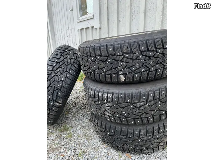 Säljes Volvofälgar med vinterdäck 5x108