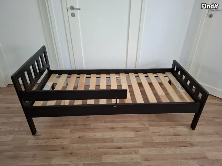 Säljes Juniorsäng