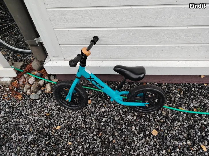 Säljes Sparkcykel