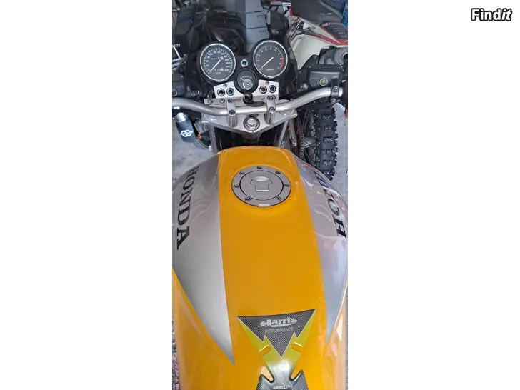 Myydään Unik Honda