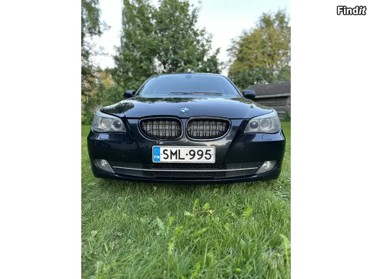 Myydään BMW-523i