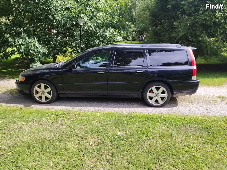 Säljes VOLVO V70 2.4 bensin