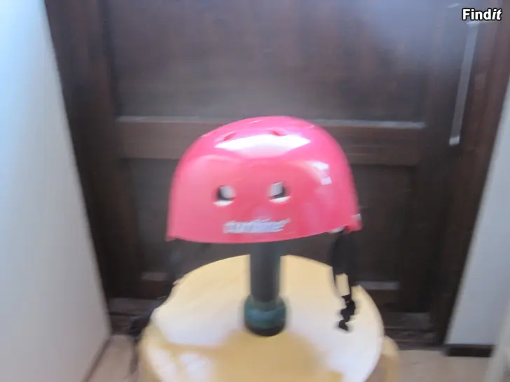 Säljes Skeitti / polkupyörän kypärä