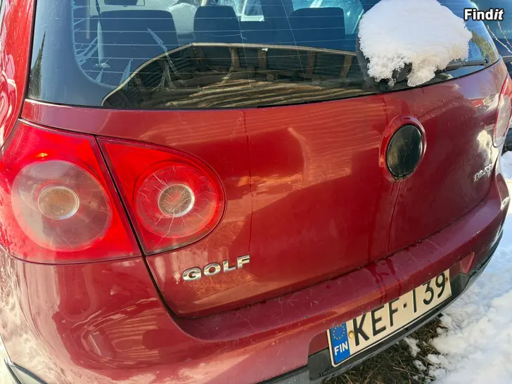 Myydään VW GOLF Mk5  2004-2007 alla delar