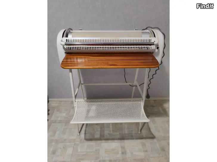 Myydään UPO Mangel med stativ