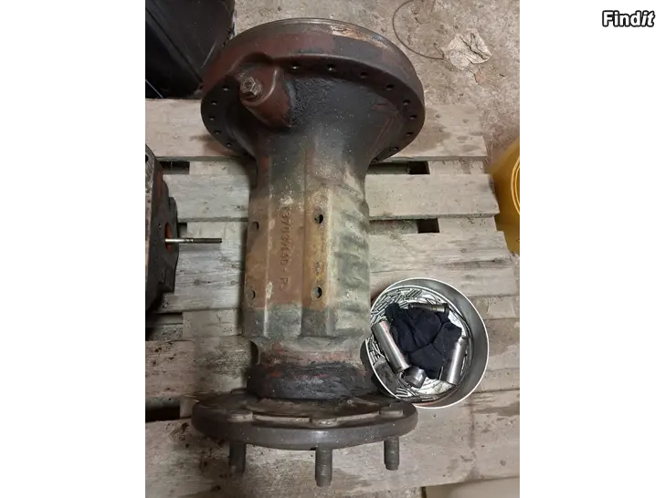 Säljes Valmet 805 bakaxel och bromshus