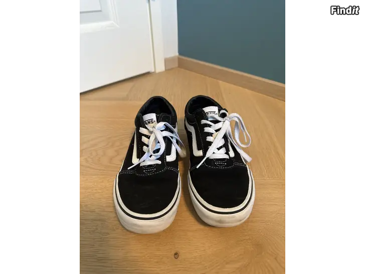 Säljes Vans skor storlek 37