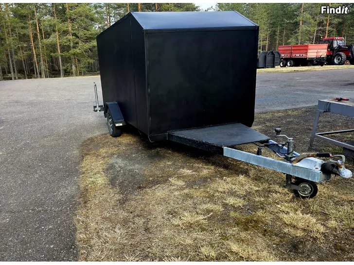 Myydään Peräkärry