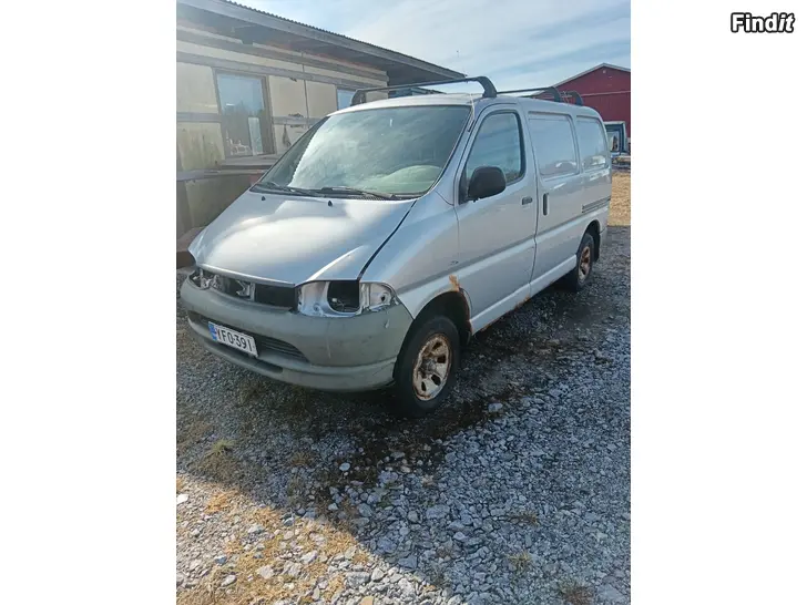 Säljes I delar Toyota hiace 2,5 4x4 2004