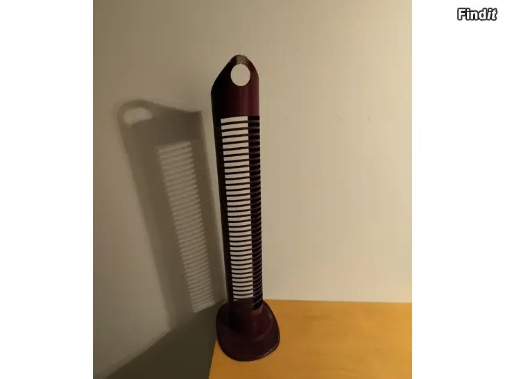 Myydään Metallinen CD teline