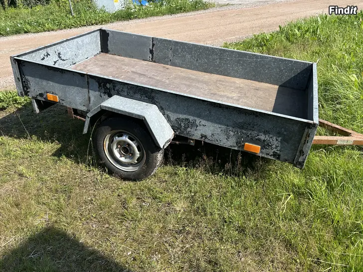 Myydään Säljes bilkärra