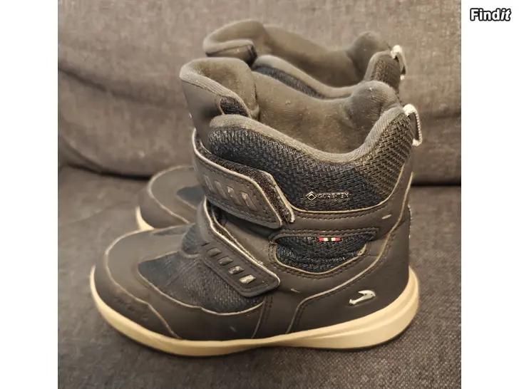 Myydään Viking kengät 30