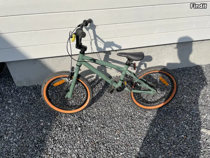 Myydään Bmx 18 kuin uusi