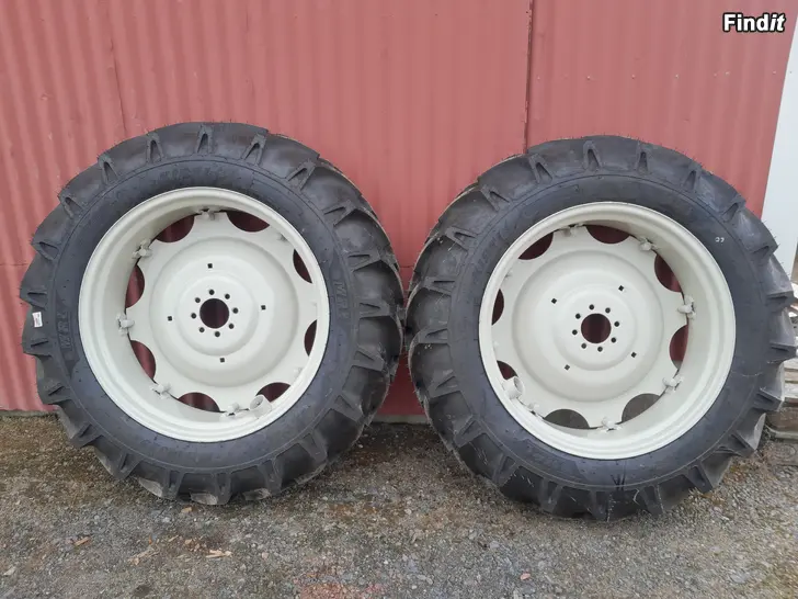 Säljes Valmet pyörät 12,4-32
