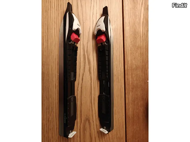 Säljes Långfärdsskridskor med Rotefella BC bidning