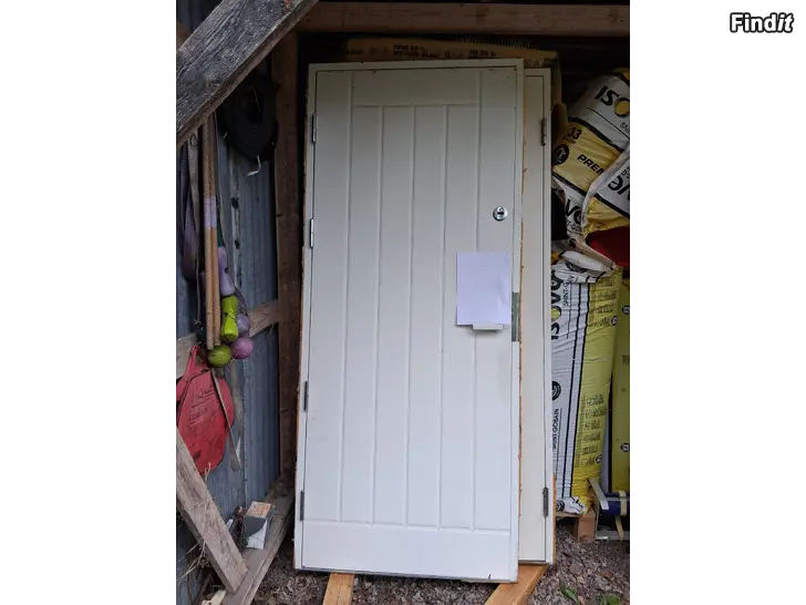 Säljes Byggdörrar