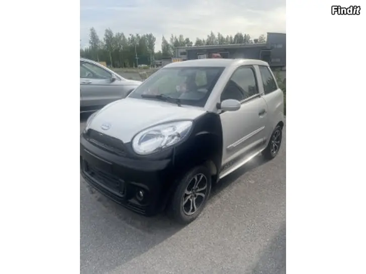 Säljes Mopedbil Microcar M8 2012