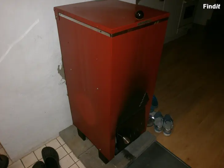 Myydään Joulekas 1 Varaava Teholämmitin