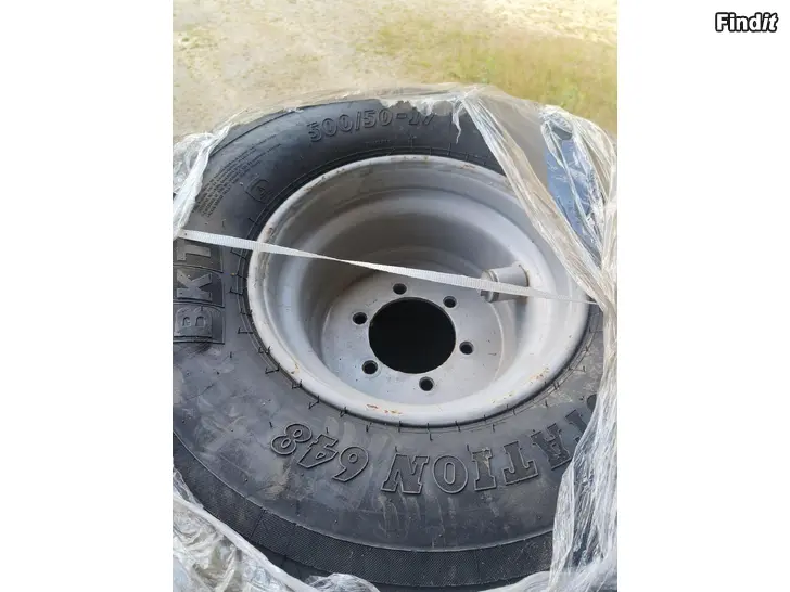 Myydään 500/50R17 , 500/50/17, PR18, 4kpl sarja BKT vahvistetuilla vanteilla, 6 pulttia / 160mm keskireikä