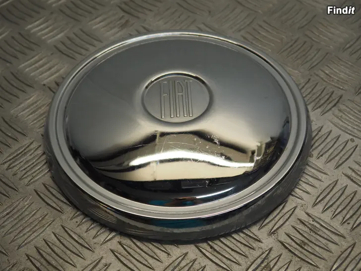 Myydään Fiat 500 57-67 pölykapseli hubcap