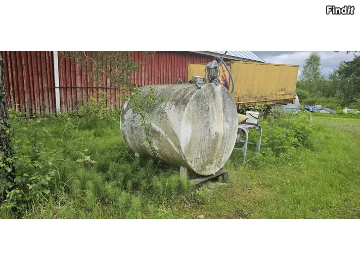 Myydään Polttoainesäiliö 2000L