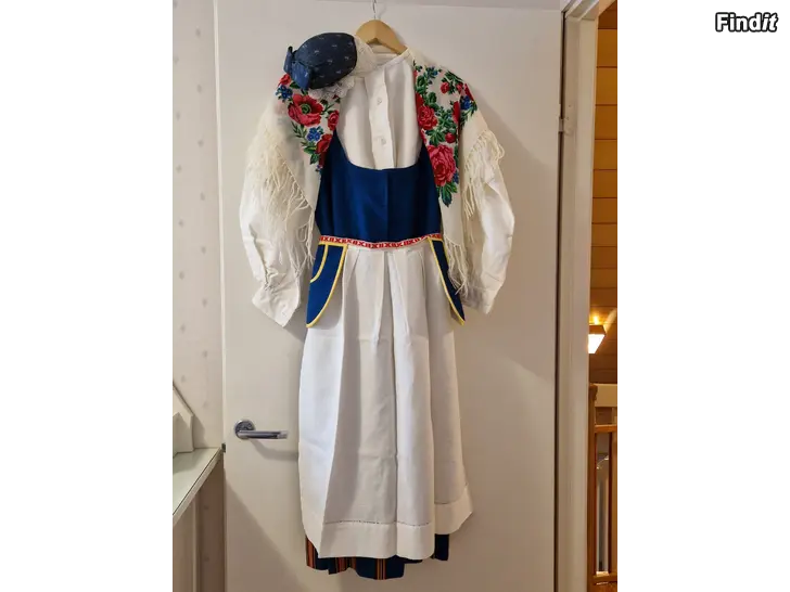 Säljes Säljes Purmo folkdräkt storlek 38-40