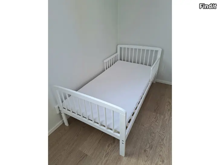 Myydään Barnsäng, 70x140cm med madrass