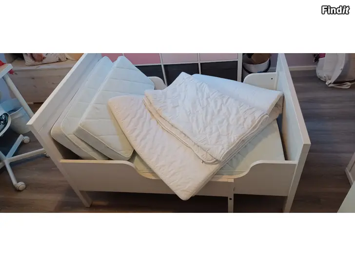 Säljes Utdragbara barnsängar, med madrasser och madrasskydd