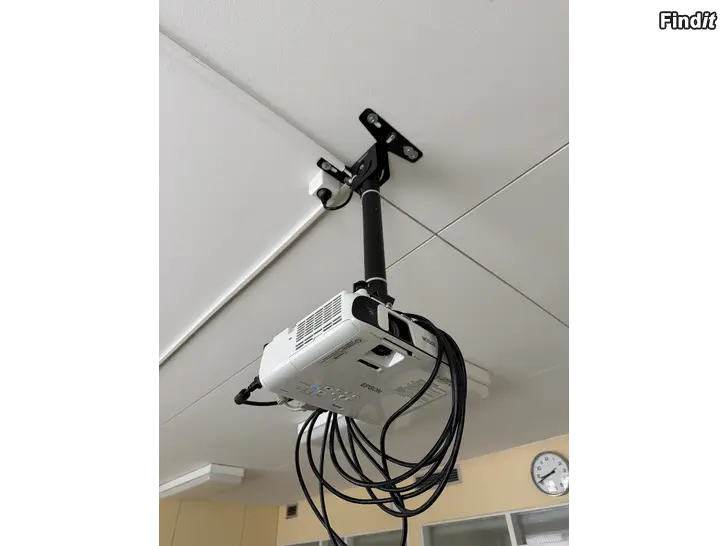 Säljes Epson projektor EB-W42