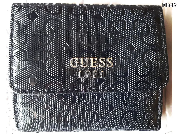 Myydään Guess Lompakko Laurel slg musta Käyttämätön