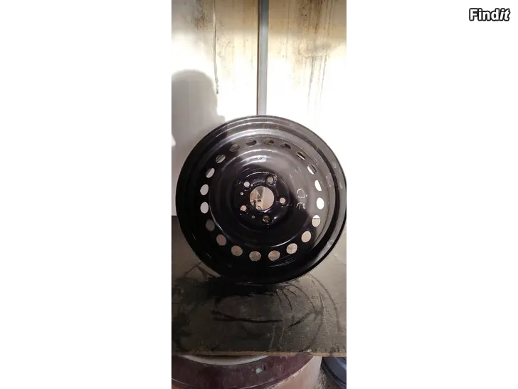 Myydään Nissan Qashqai Teräsvanteet