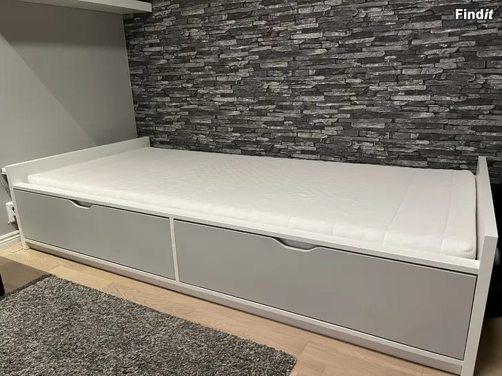 Säljes Säng 90 x 200, Ikea Flaxa - Reserverad