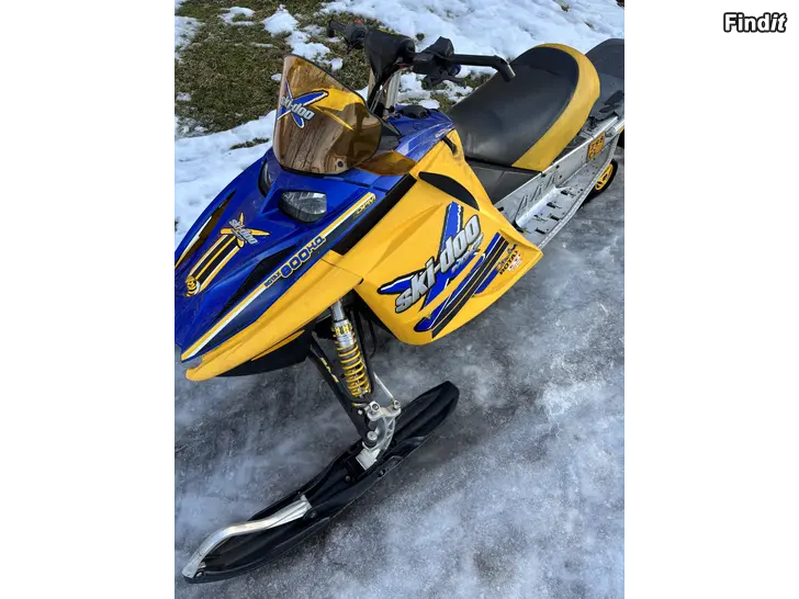 Myydään Ski-doo mxz 800