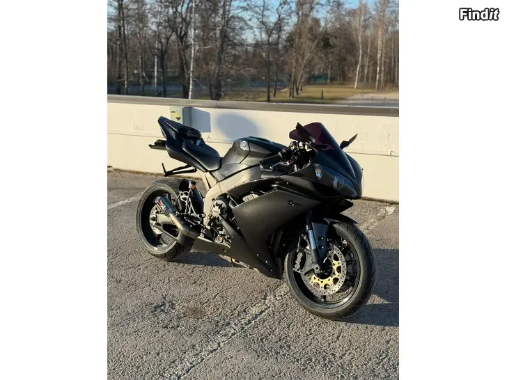 Säljes Yamaha R1 2008 Quickshifter Launchcontrol Pitlanelimiter