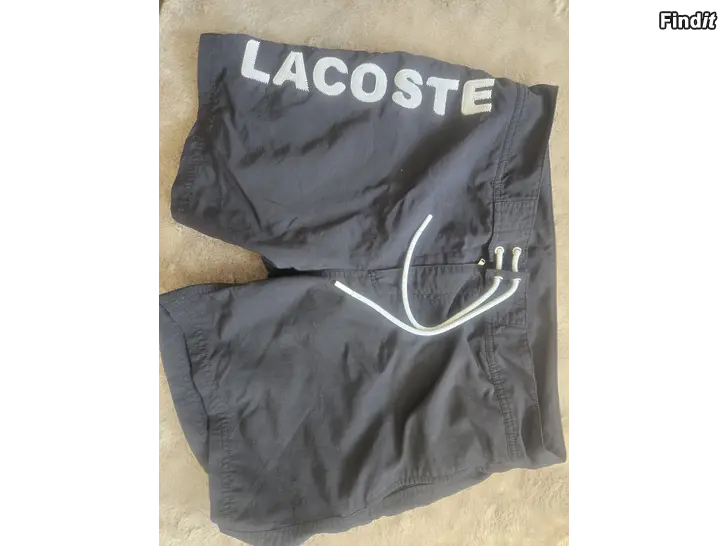 Säljes Lacoste shorts