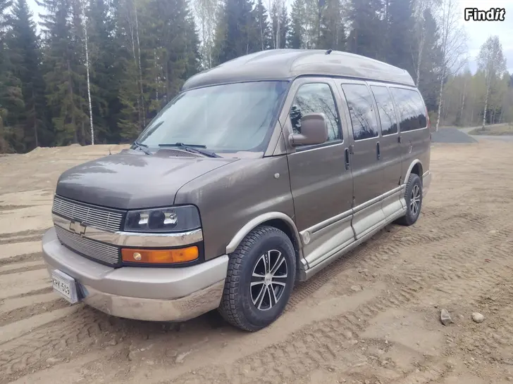 Myydään Chevrolet Express 4x4 5.3