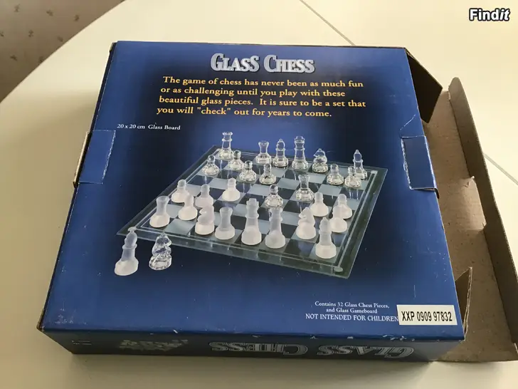 Säljes Schackspel i glas i Originalförpackning - Shakkisarja