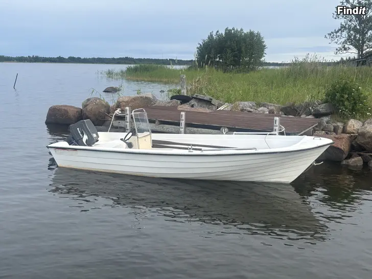 Myydään West 500